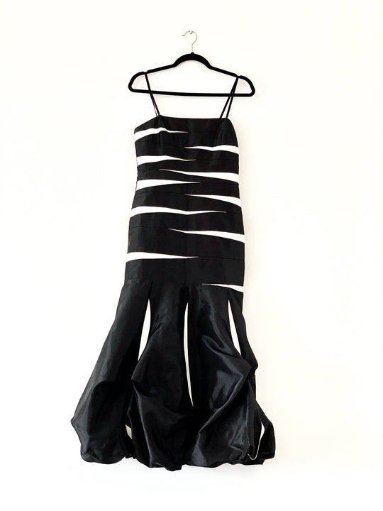 Vestido negro con online lineas blancas