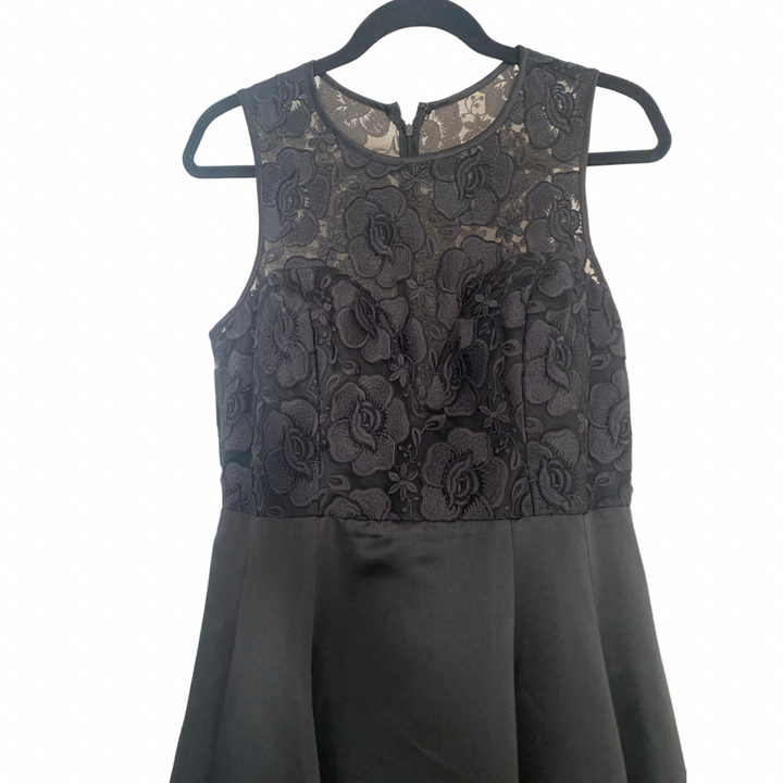 Vestido Negro Talla M en Renta