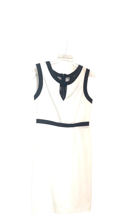 Vestido Corto BCBG Talla S en Renta