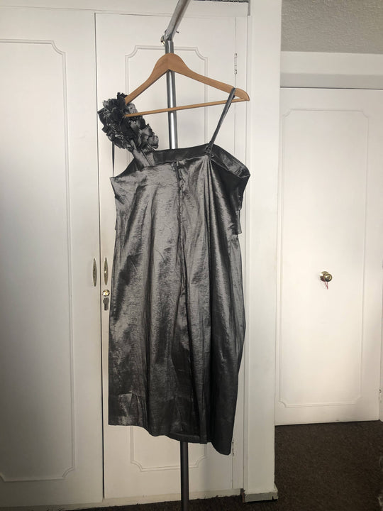 Vestido gris plata talla 16/18